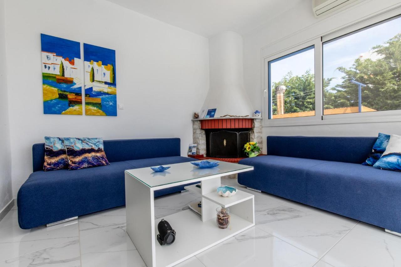 White Blue Villa Lakhania Ngoại thất bức ảnh