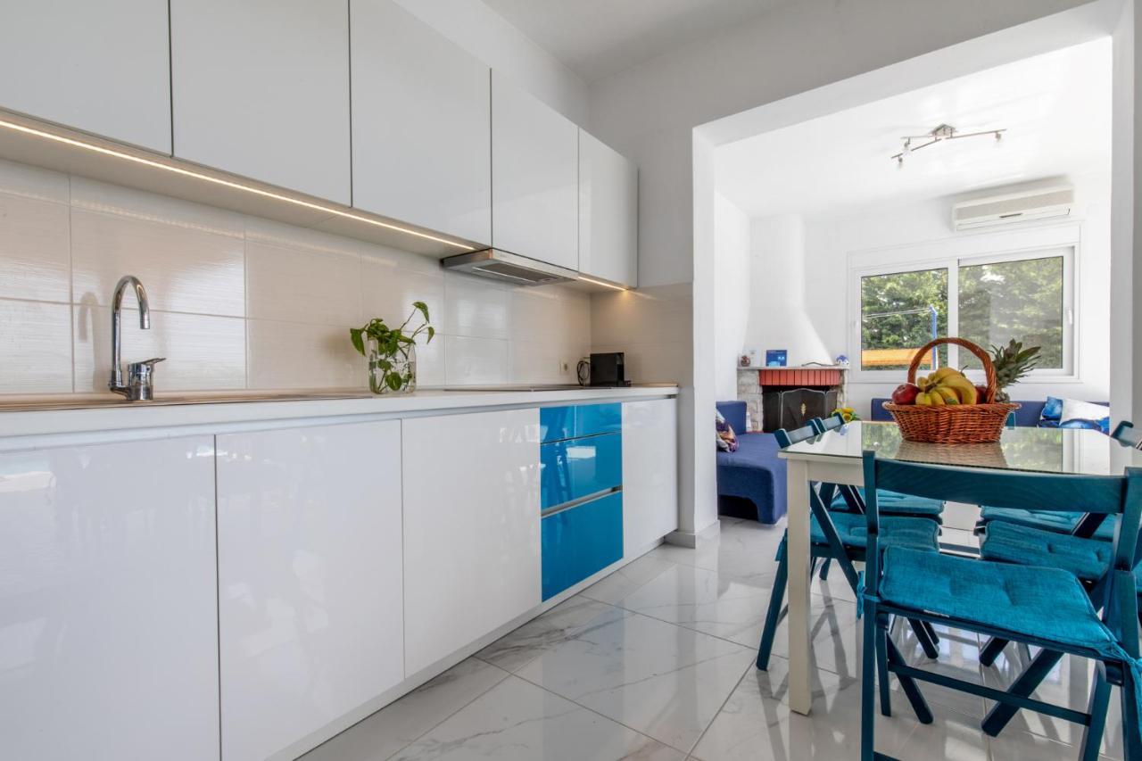 White Blue Villa Lakhania Ngoại thất bức ảnh