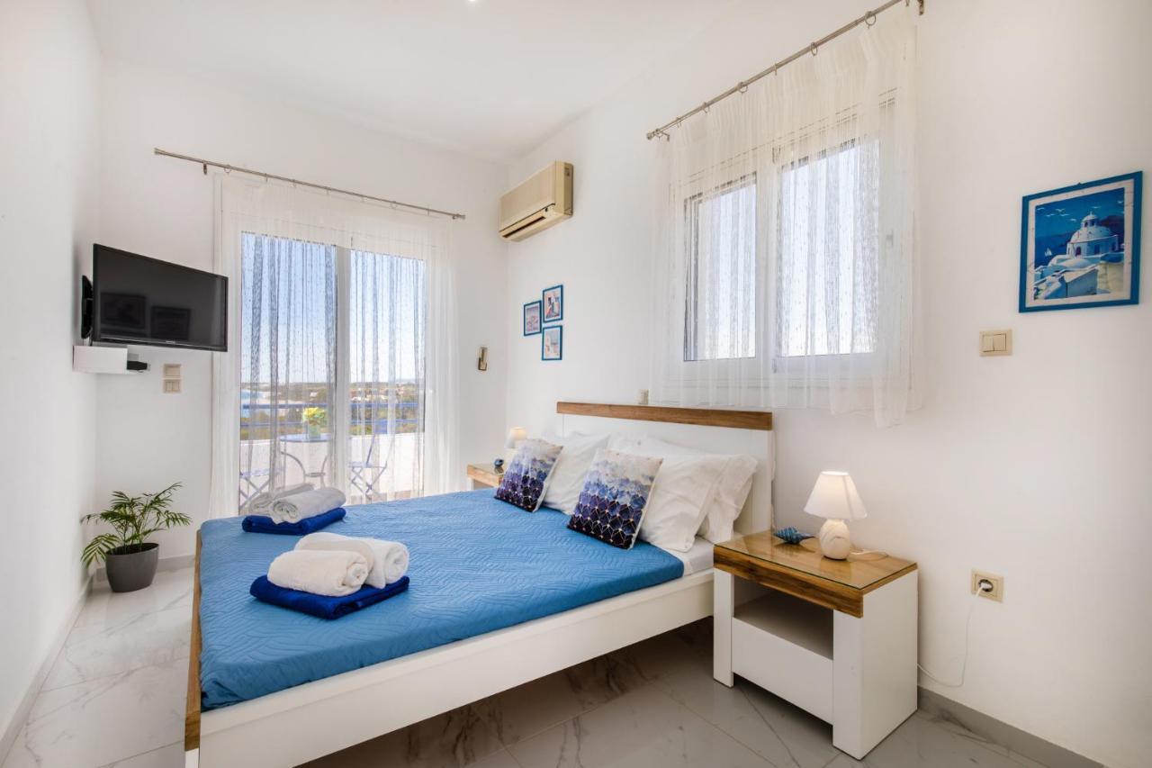 White Blue Villa Lakhania Ngoại thất bức ảnh