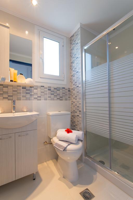 White Blue Villa Lakhania Ngoại thất bức ảnh