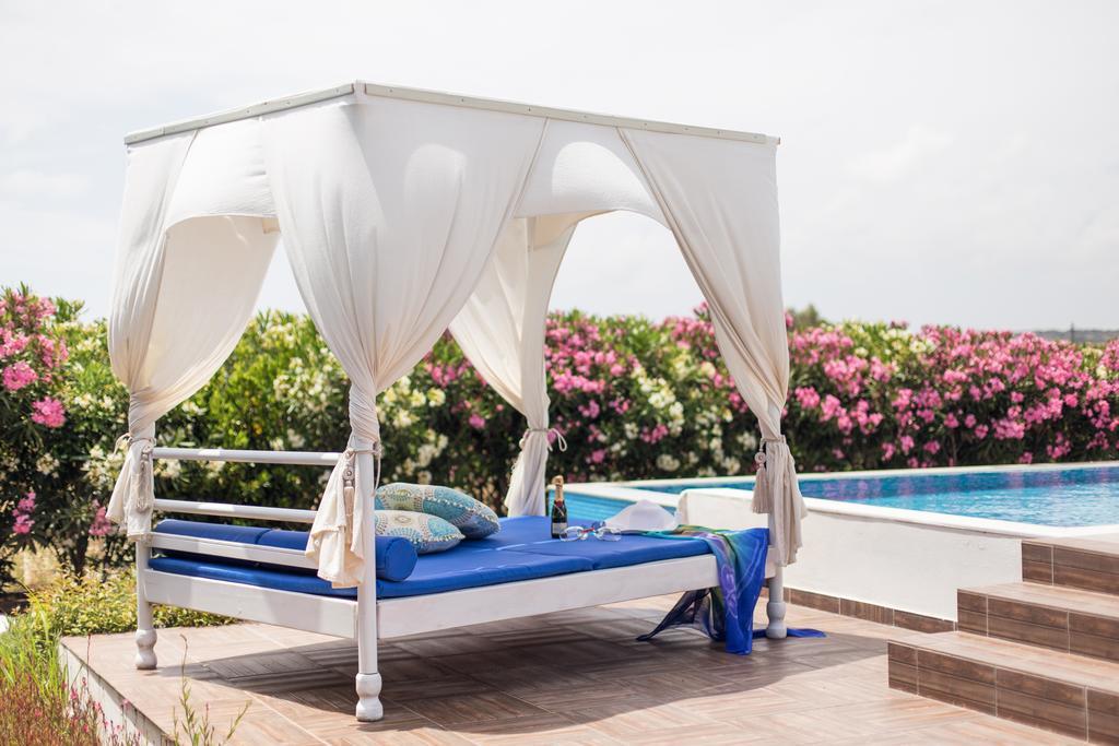 White Blue Villa Lakhania Ngoại thất bức ảnh